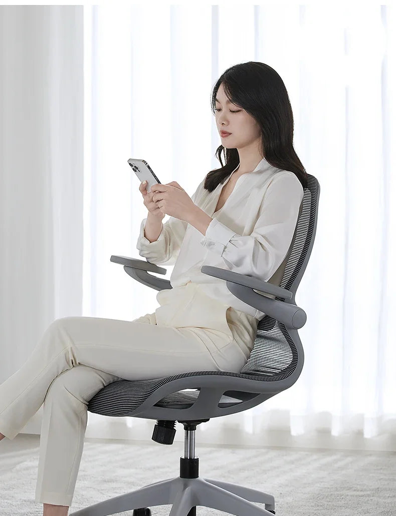 Ergonomic office chair, suitable for comfortable and sedentary work, breathable office preferred.
